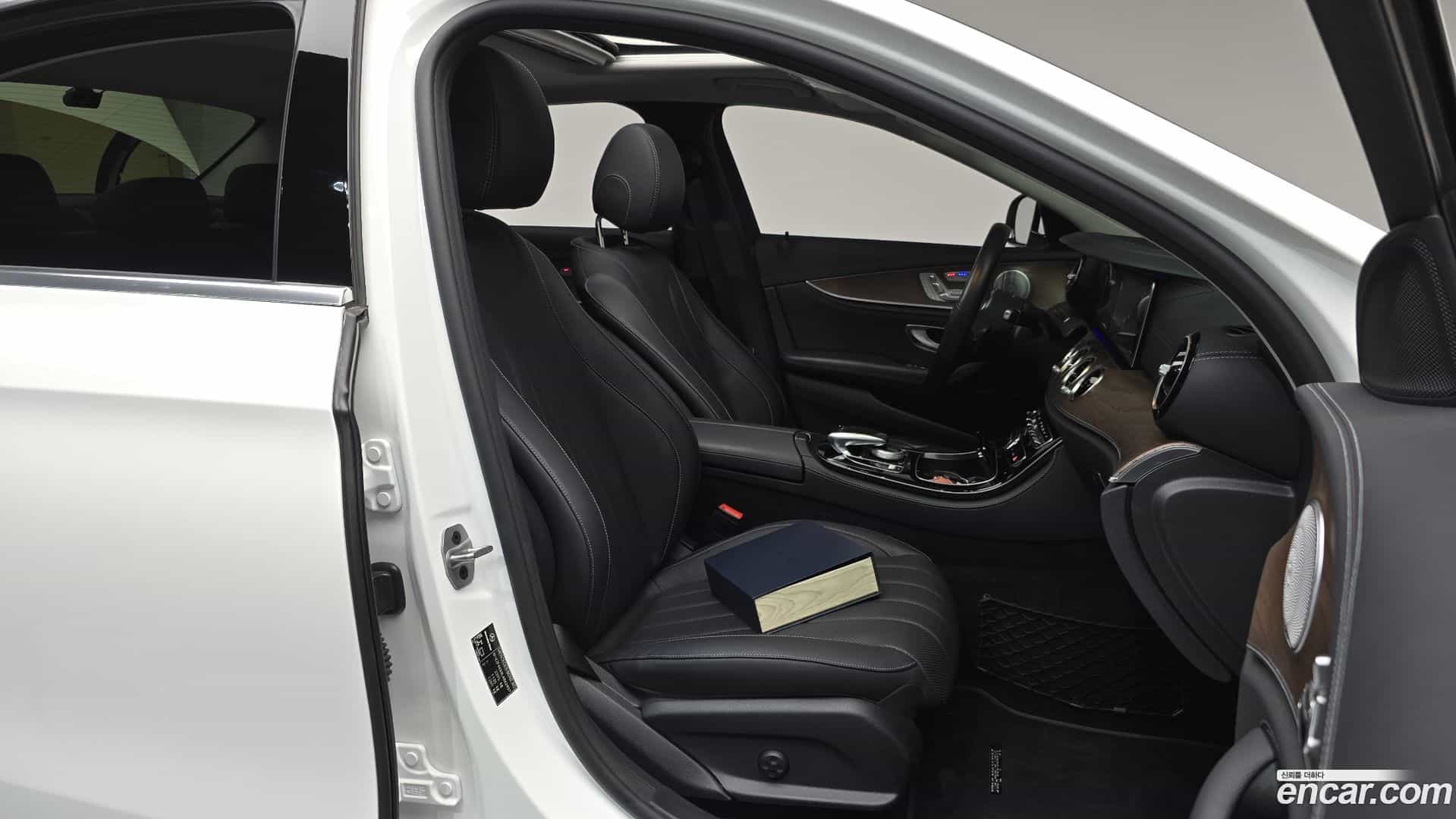 E-Class Mercedes-Benz 2020.9-OPTION-015