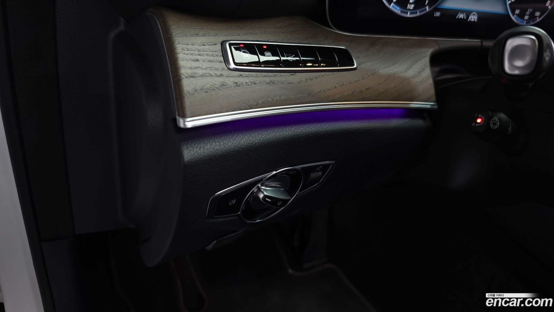 Main__Slider__Photo:E-Class Mercedes-Benz 2020.9-18