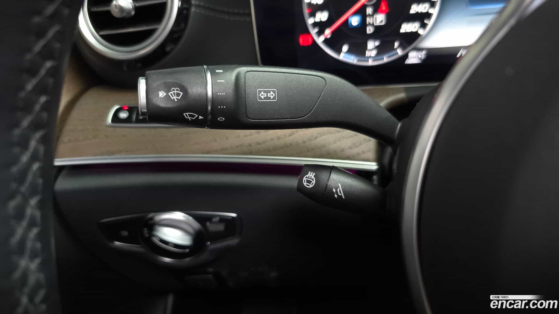 E-Class Mercedes-Benz 2020.9-OPTION-040
