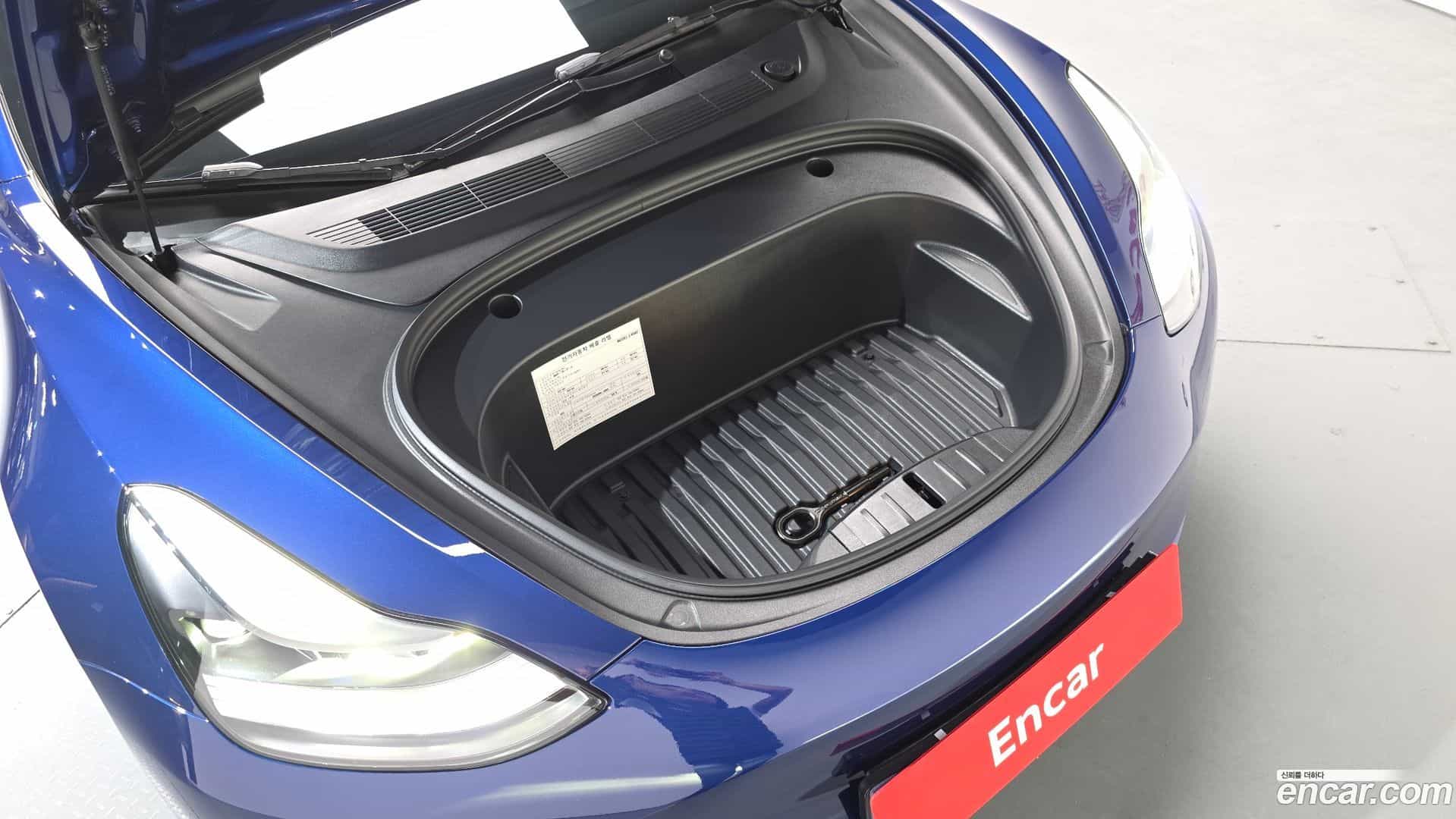 Model 3 Tesla 2022.8-OUTER-006