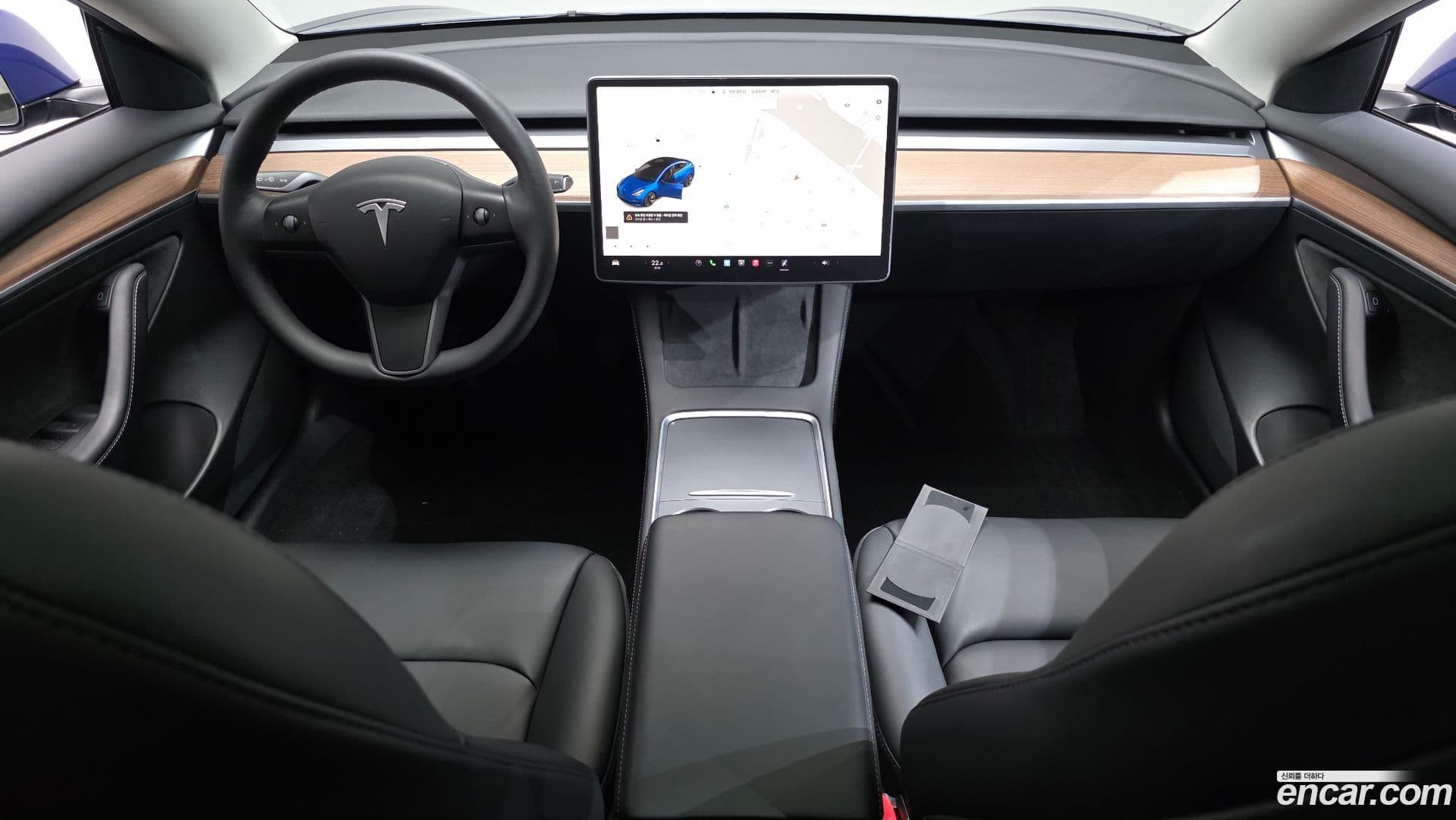 Main__Slider__Photo:Model 3 Tesla 2022.8-6
