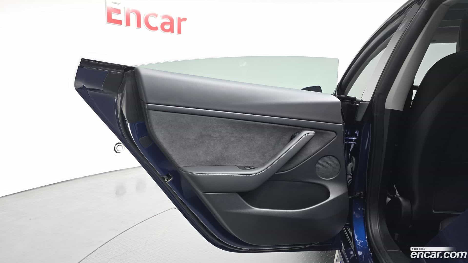 Model 3 Tesla 2022.8-INNER-035
