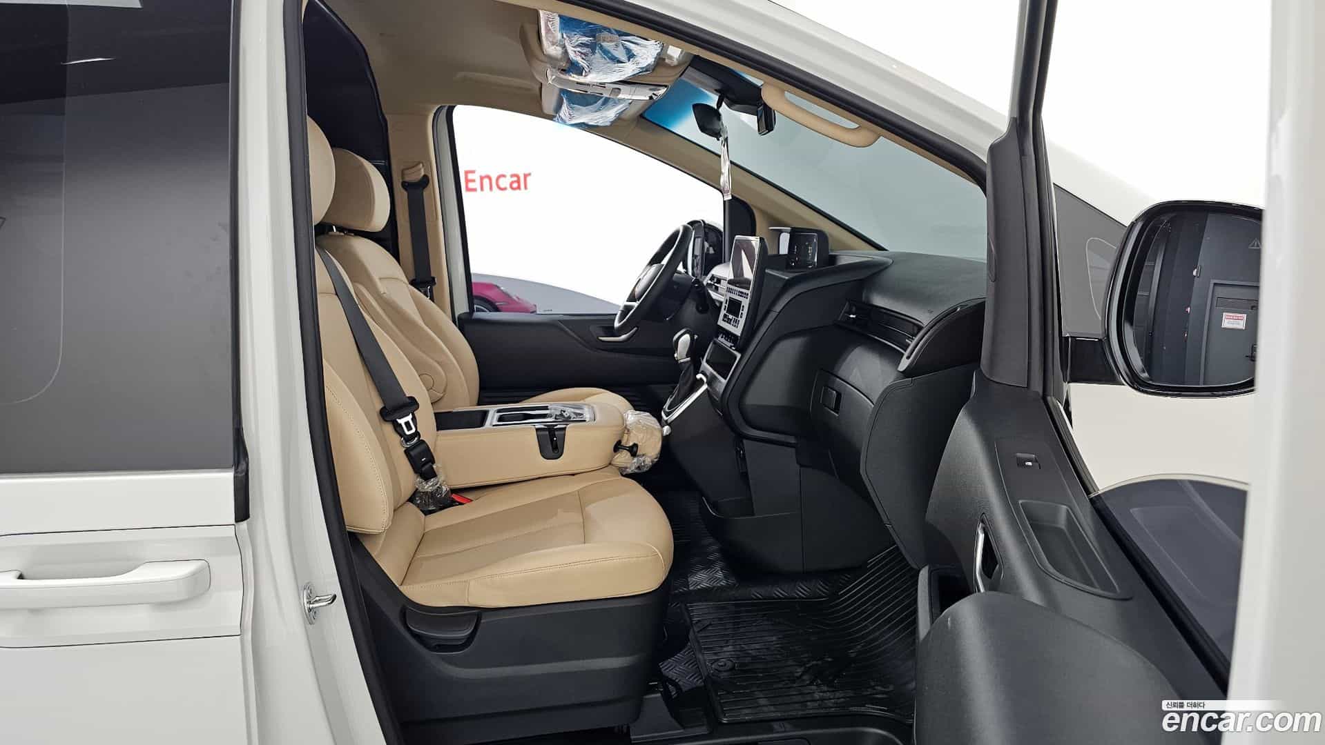 Staria Hyundai 2025.1-INNER-036
