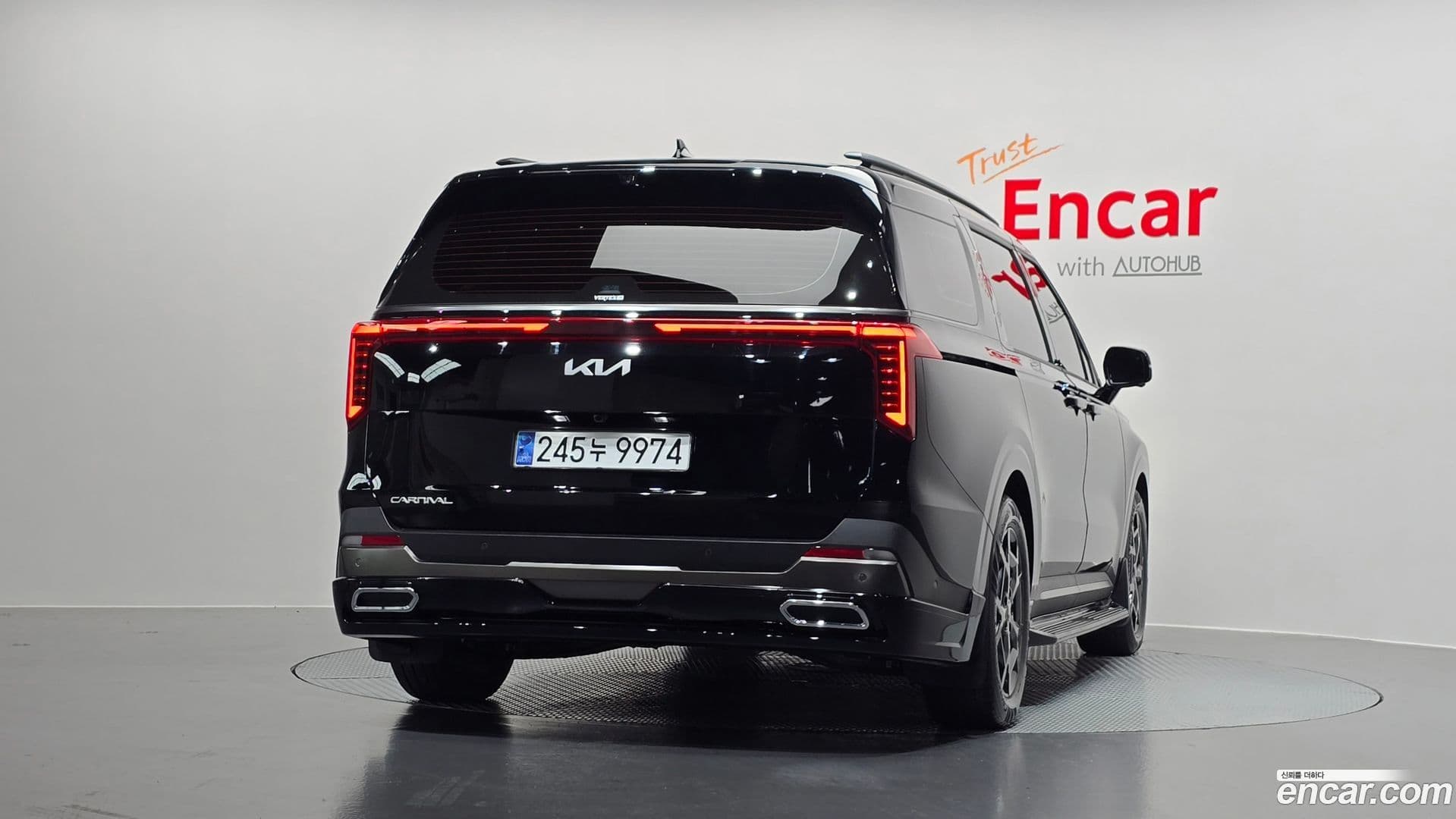 Main__Slider__Photo:Canival Kia 2025.2-3