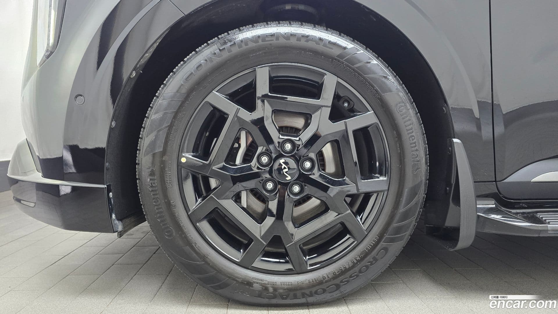 Main__Slider__Photo:Canival Kia 2025.2-4