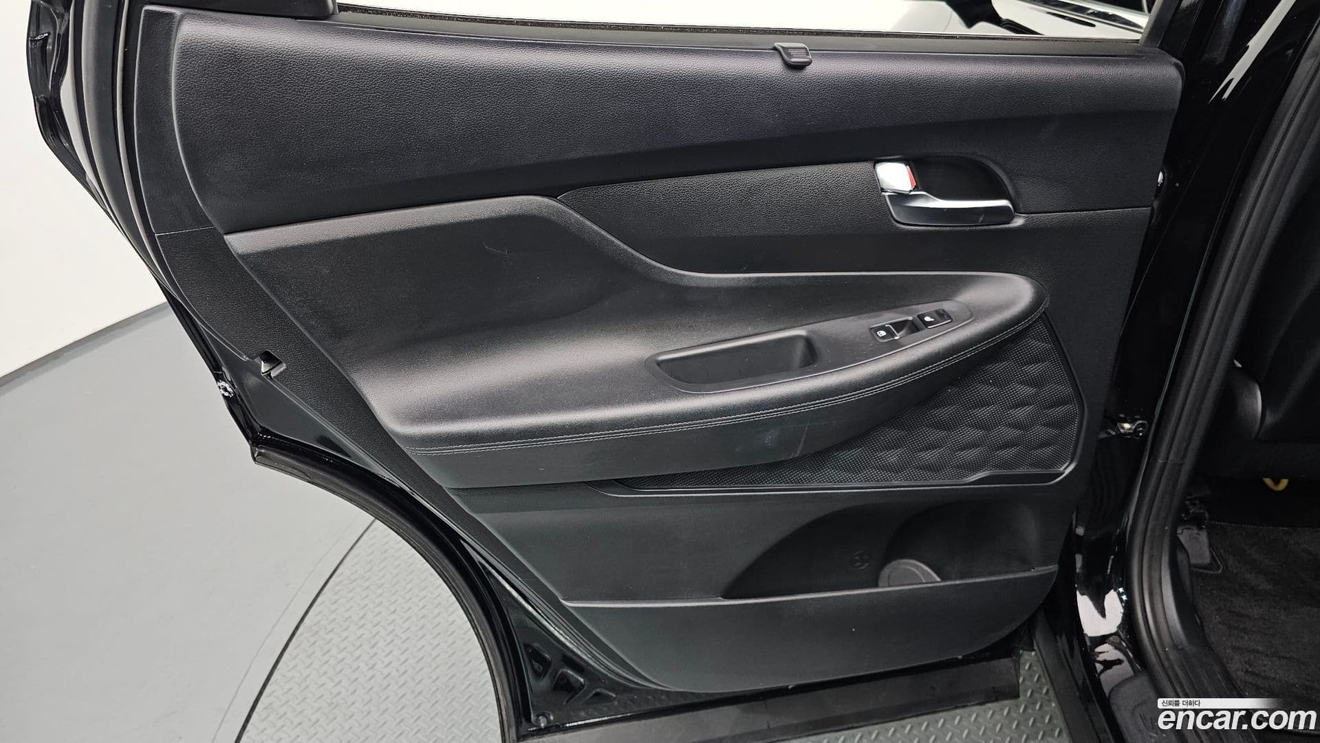 Main__Slider__Photo:Santafe Hyundai 2022.10-24