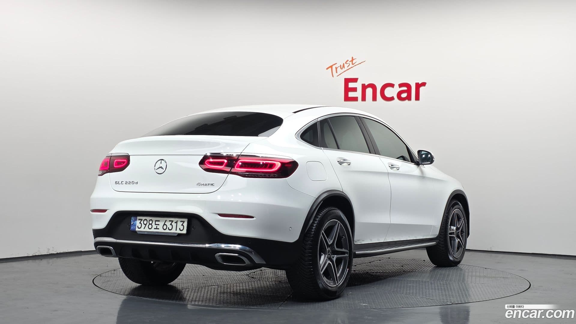 Main__Slider__Photo:GLC-Class Mercedes-Benz 2021.3-1