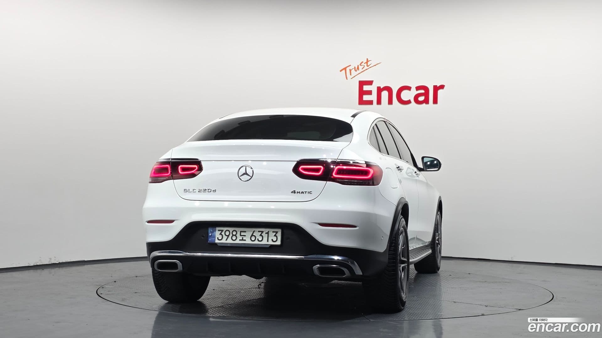 Main__Slider__Photo:GLC-Class Mercedes-Benz 2021.3-3