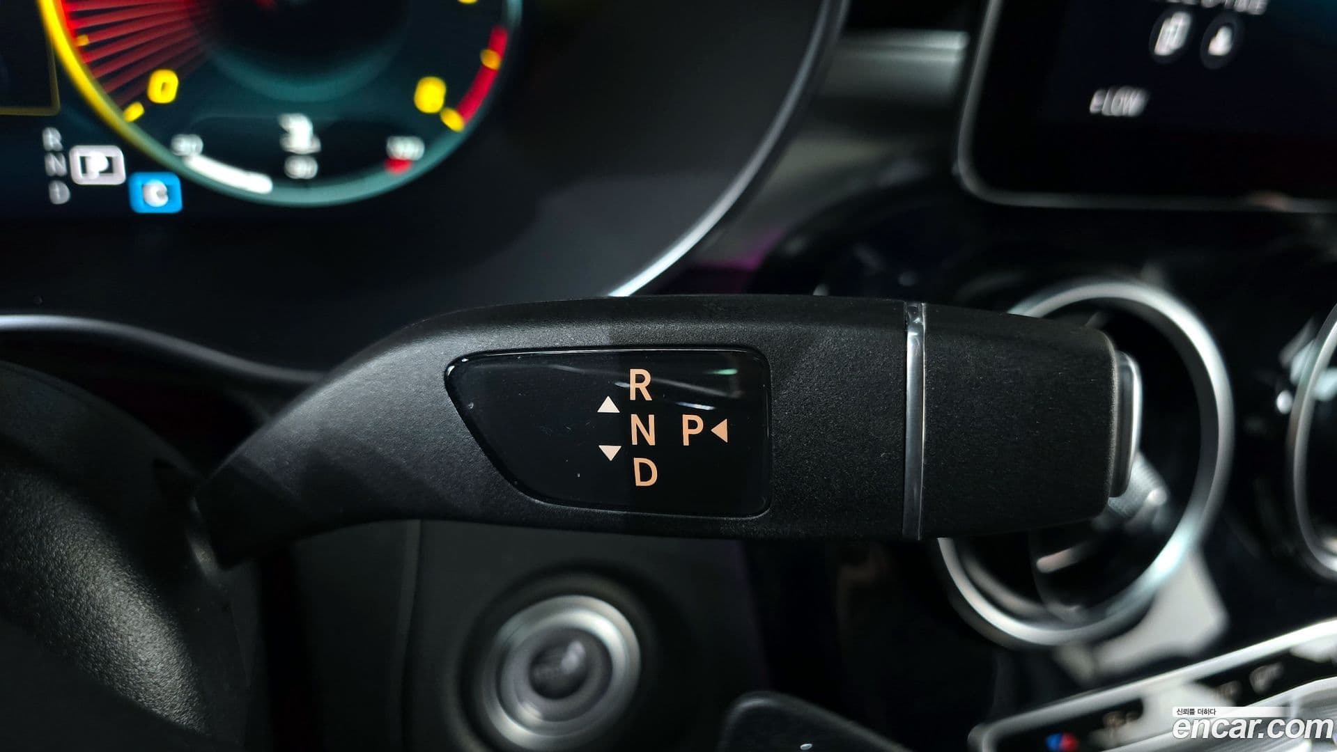 Main__Slider__Photo:GLC-Class Mercedes-Benz 2021.3-8