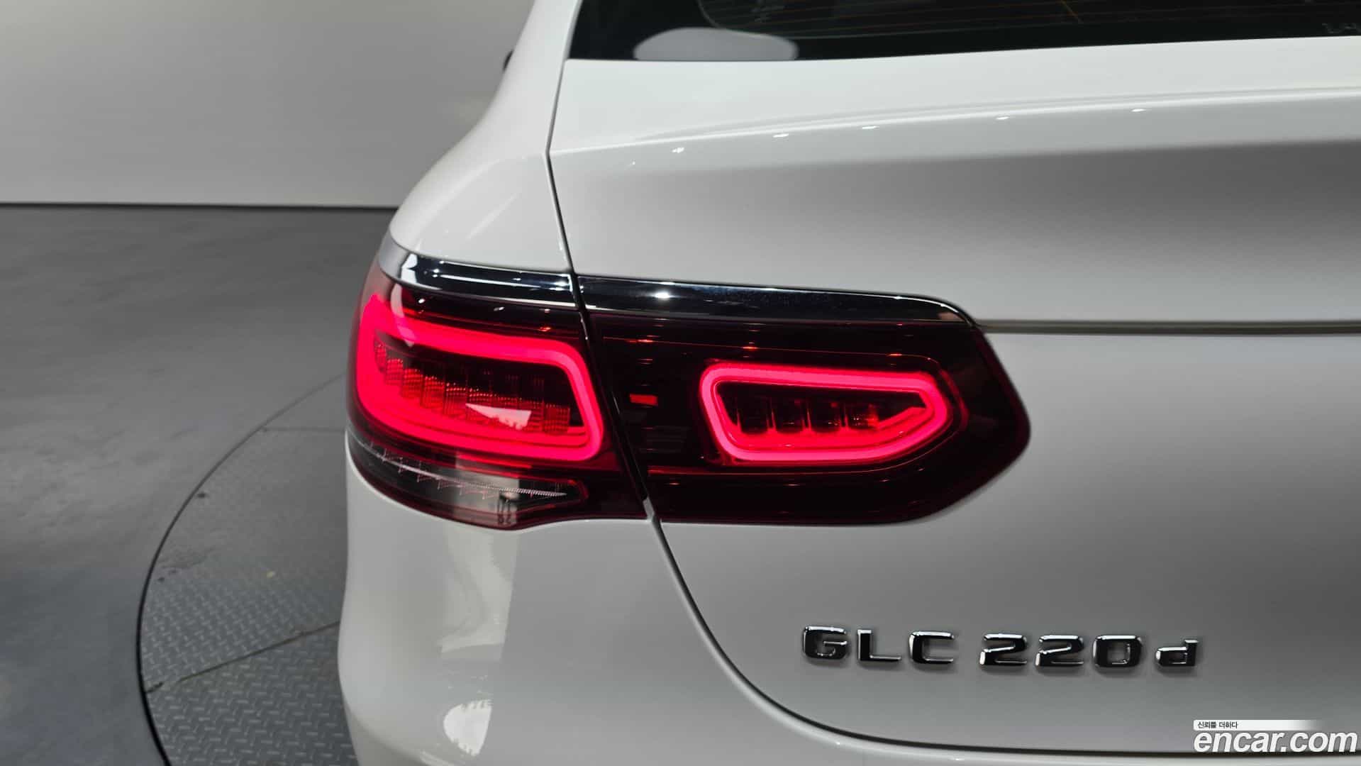 GLC-Class Mercedes-Benz 2021.3-OUTER-033