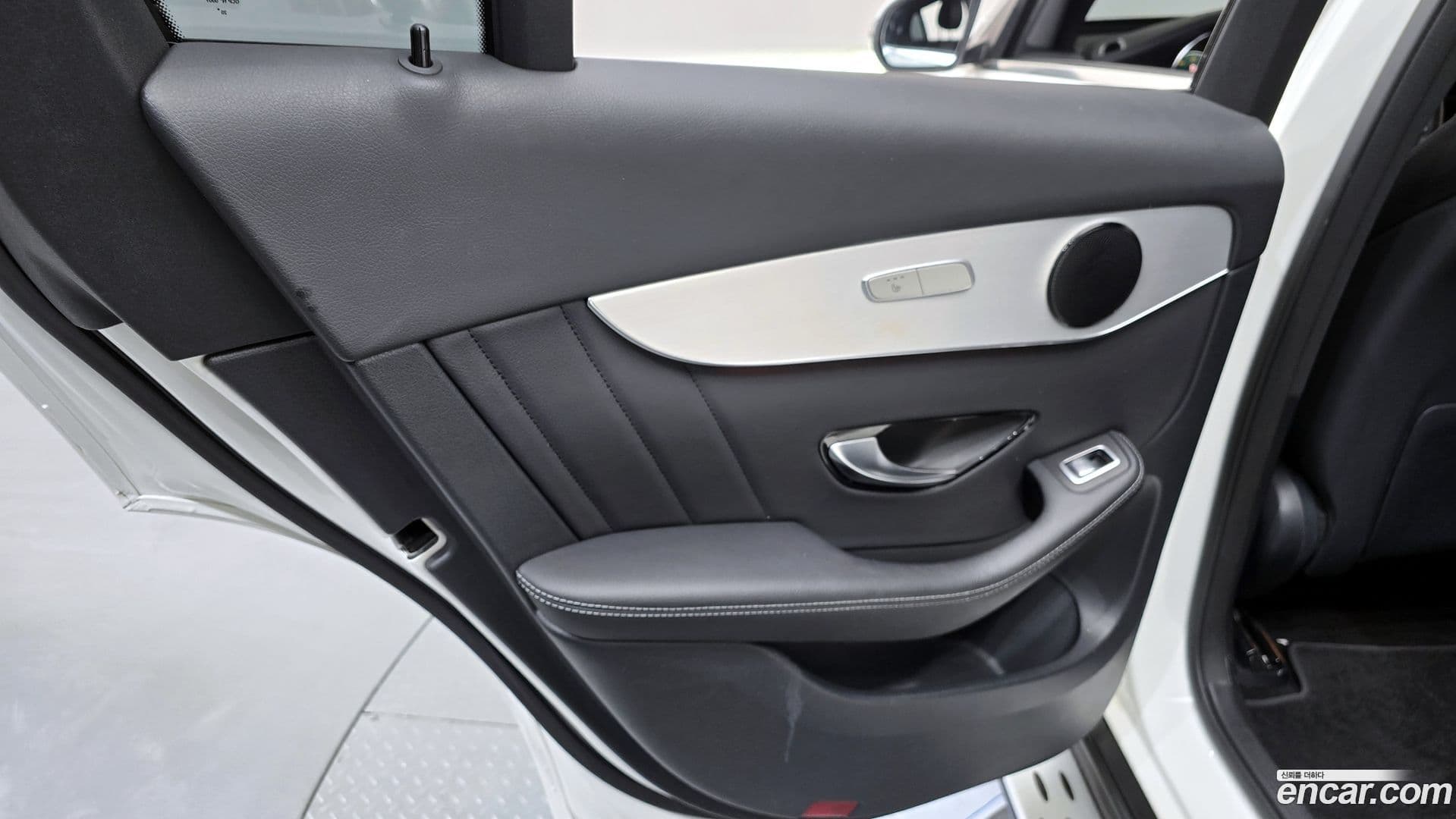 Main__Slider__Photo:GLC-Class Mercedes-Benz 2021.3-24