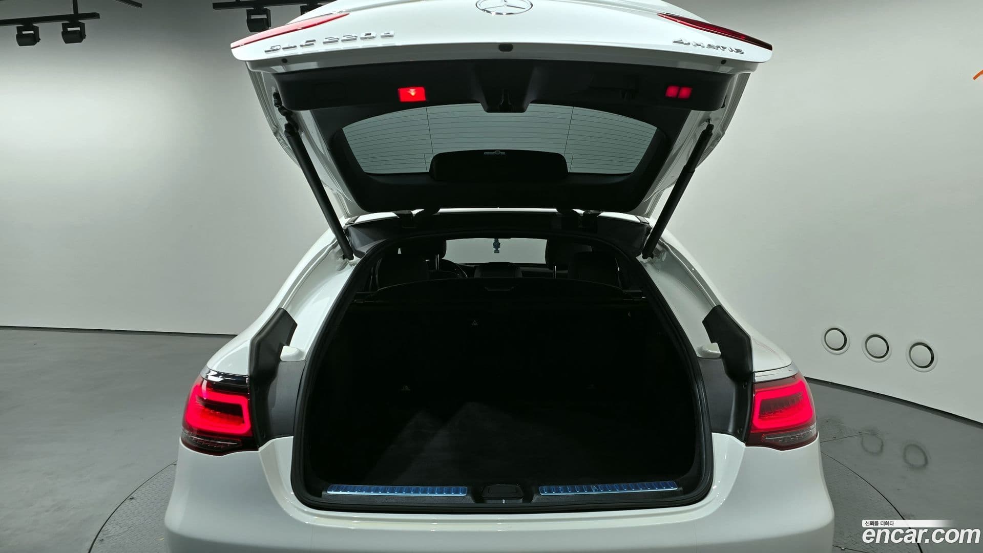 Main__Slider__Photo:GLC-Class Mercedes-Benz 2021.3-29