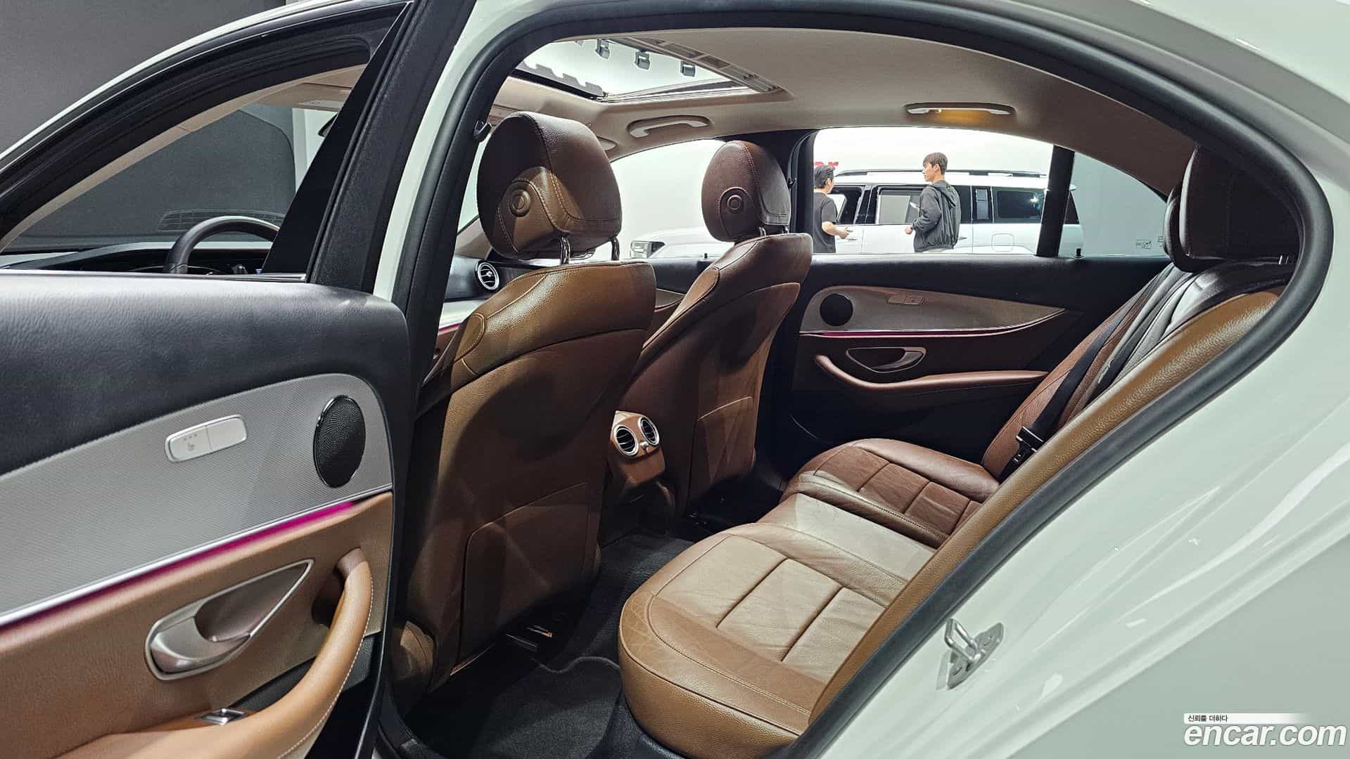 E-Class Mercedes-Benz 2018.2-OPTION-015