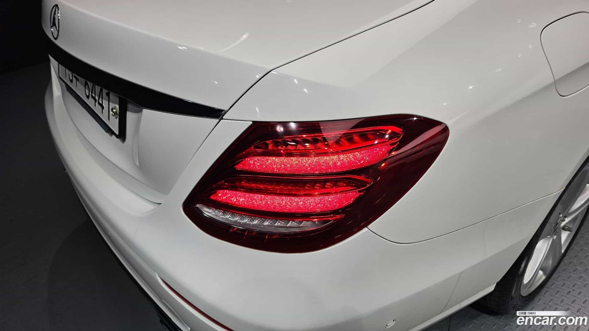 E-Class Mercedes-Benz 2018.2-OUTER-033