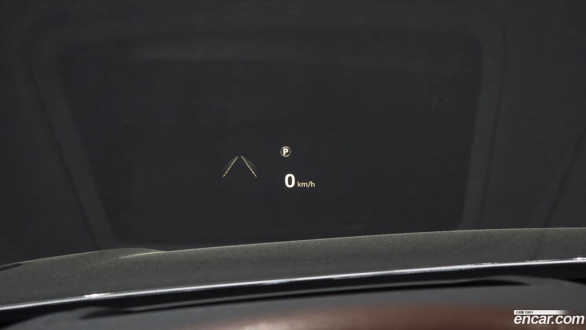 Main__Slider__Photo:Range Rover Velar Land Rover 2018.7-16