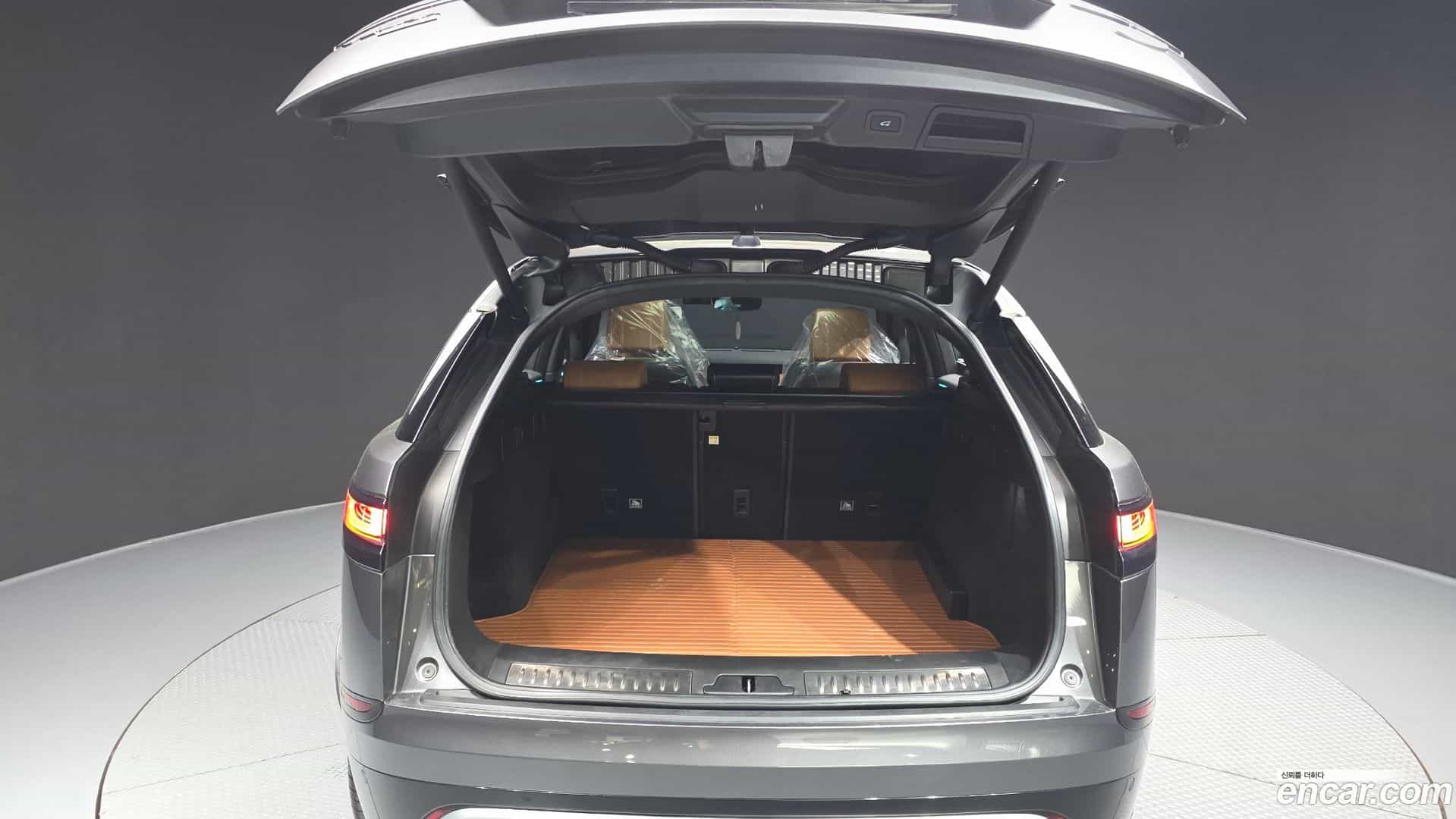 Range Rover Velar Land Rover 2018.7-OPTION-024