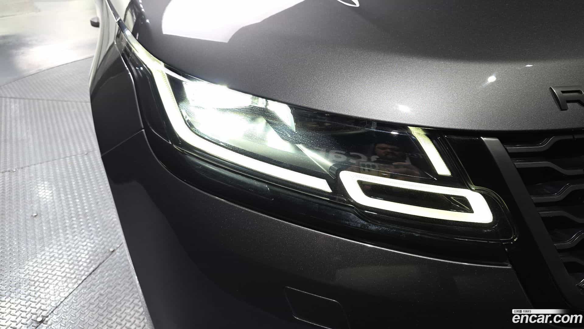 Range Rover Velar Land Rover 2018.7-OUTER-032