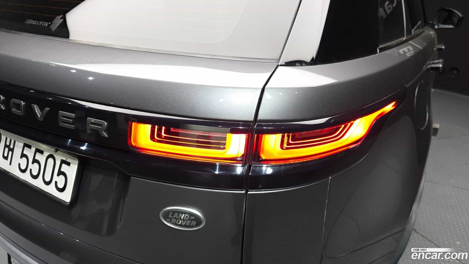 Range Rover Velar Land Rover 2018.7-OUTER-033