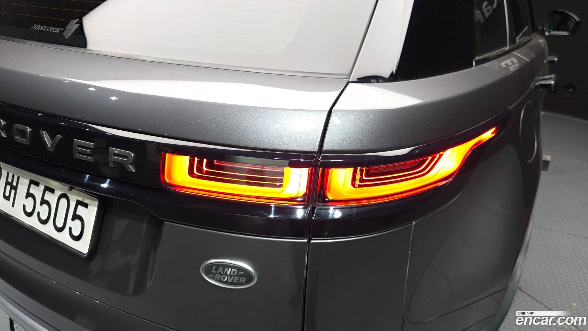 Main__Slider__Photo:Range Rover Velar Land Rover 2018.7-22