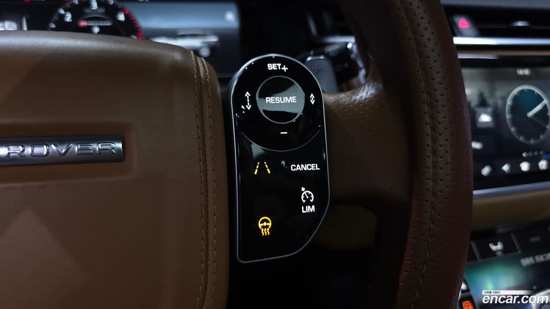 Main__Slider__Photo:Range Rover Velar Land Rover 2018.7-29