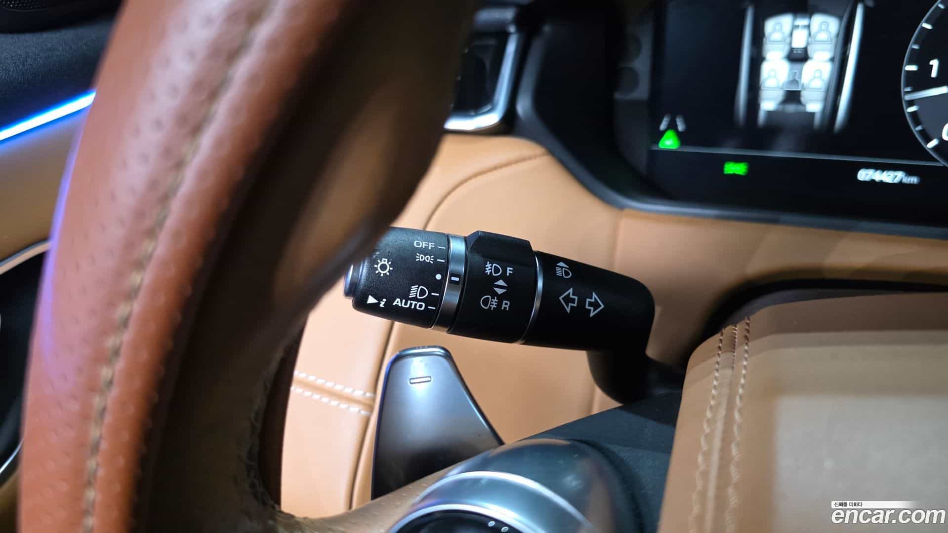 Range Rover Velar Land Rover 2018.7-OPTION-046