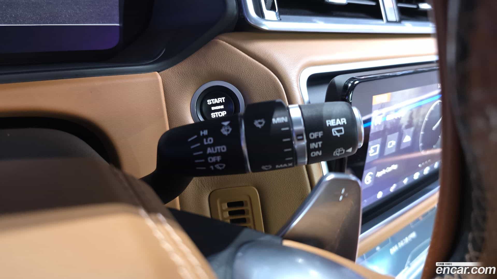 Range Rover Velar Land Rover 2018.7-OPTION-047