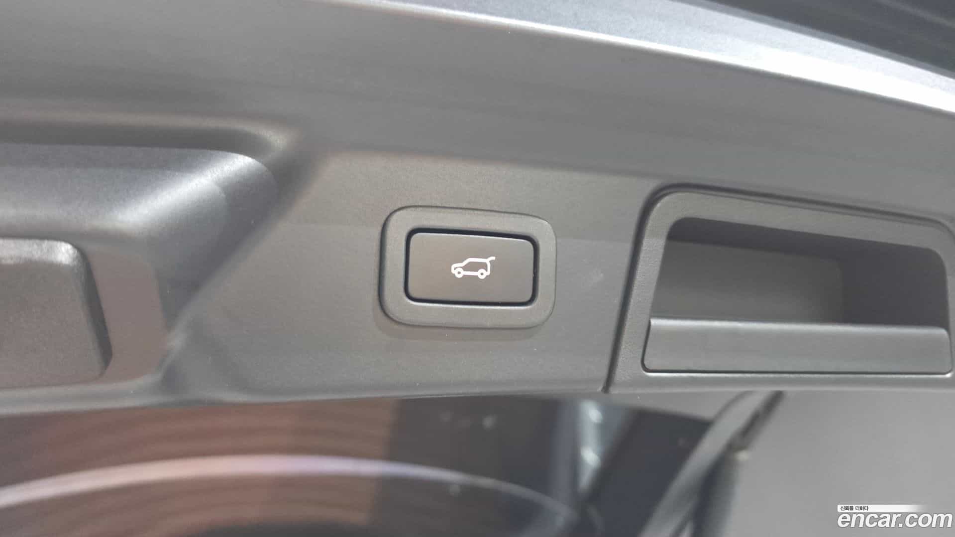 Range Rover Velar Land Rover 2018.7-OPTION-050