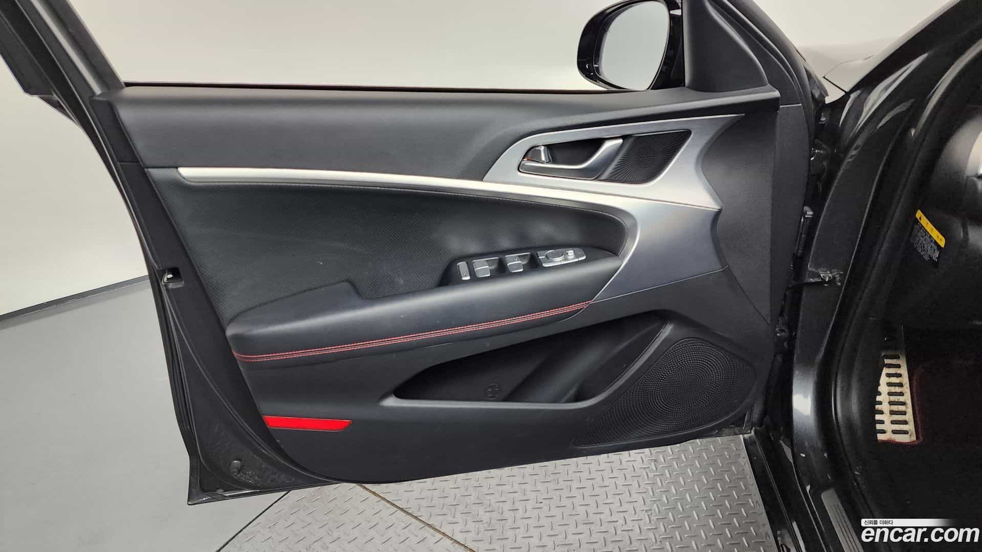 G70 Genesis 2019.0-INNER-034