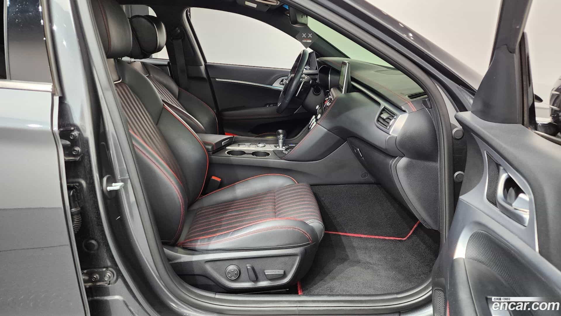 G70 Genesis 2019.0-INNER-036