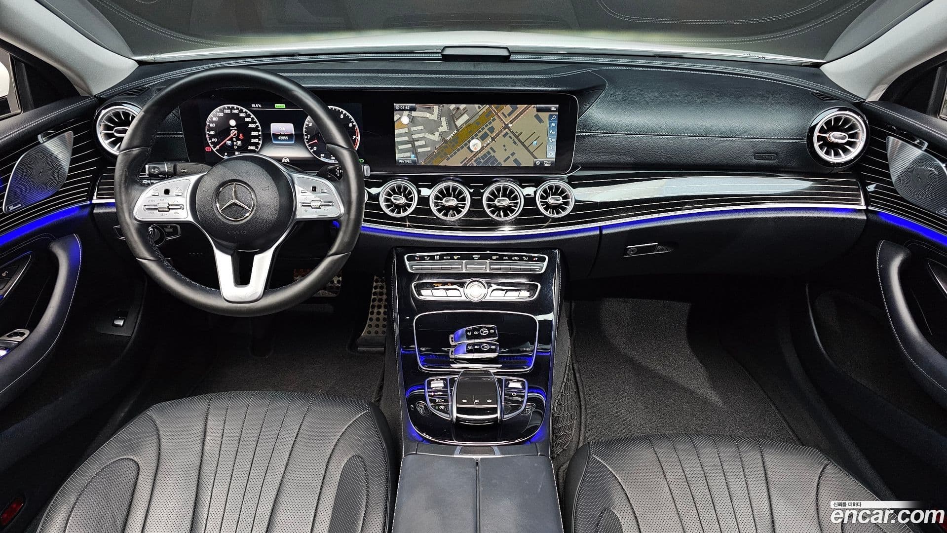 Main__Slider__Photo:CLS-Class Mercedes-Benz 2019.9-6