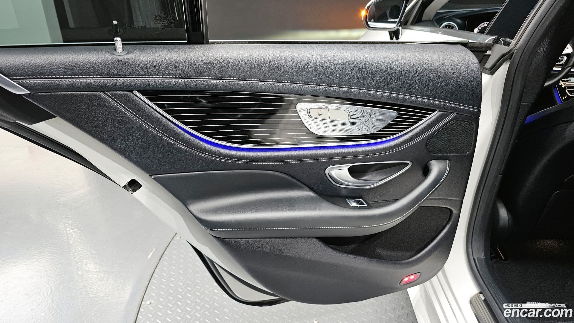 Main__Slider__Photo:CLS-Class Mercedes-Benz 2019.9-24