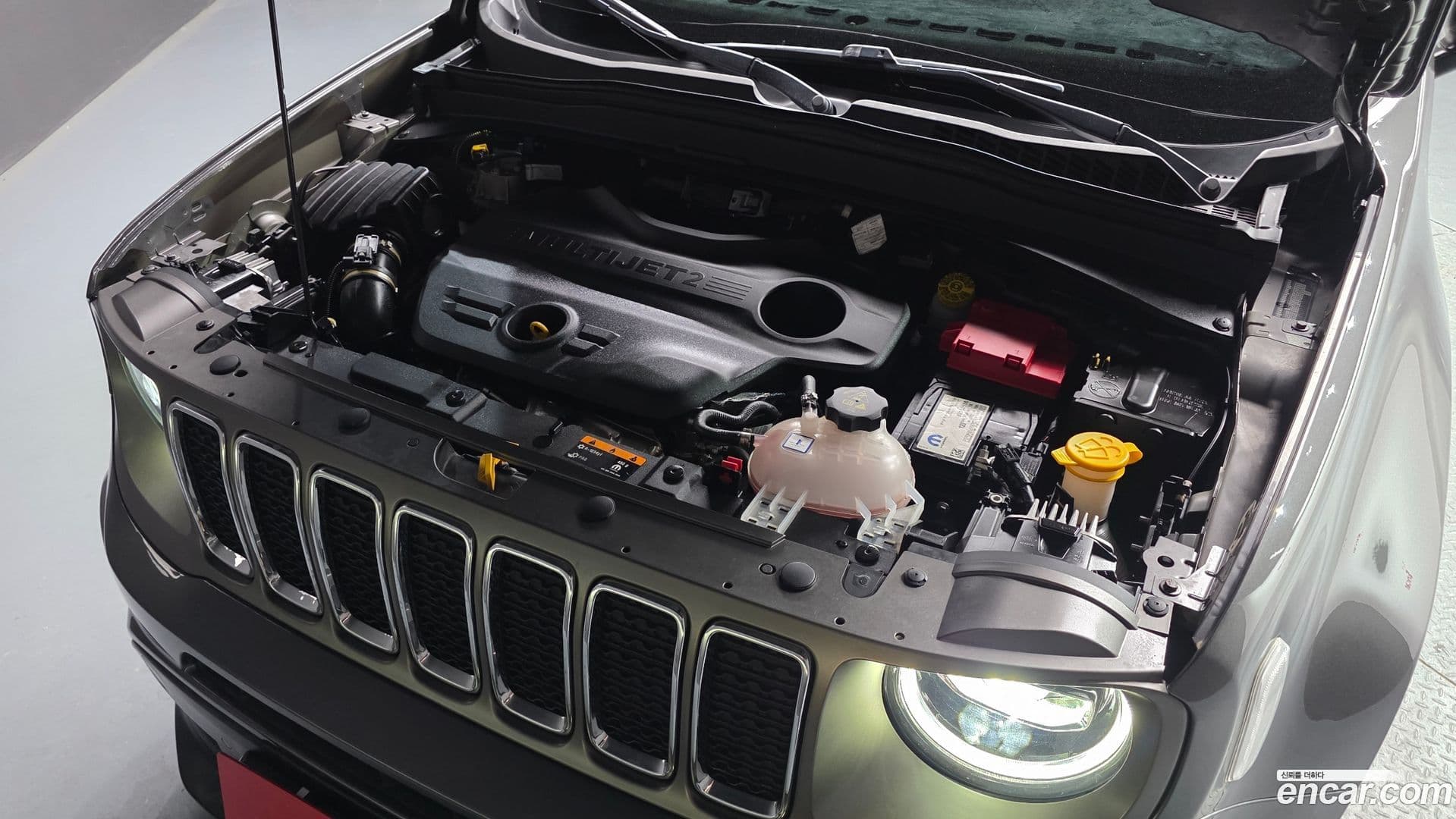Main__Slider__Photo:Renegade Jeep 2020.2-5