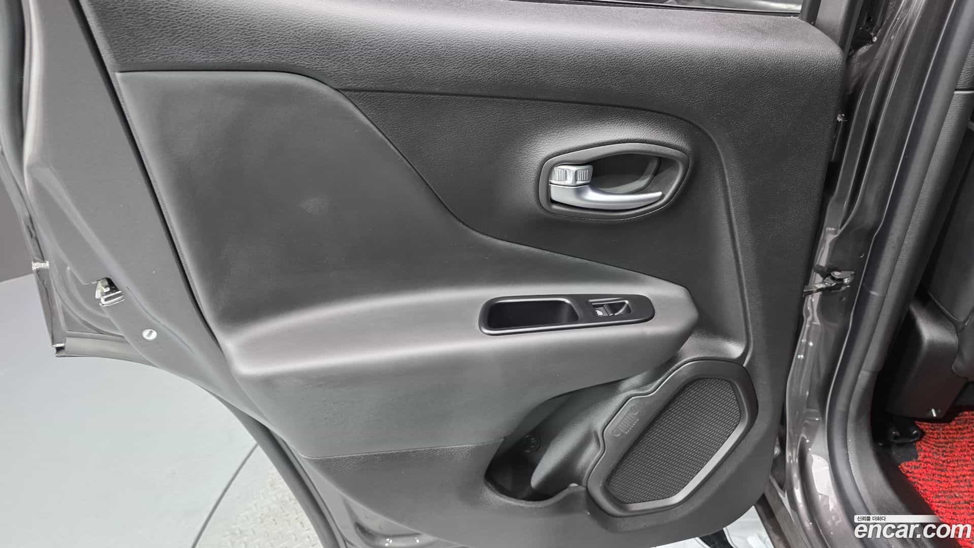 Renegade Jeep 2020.2-INNER-035