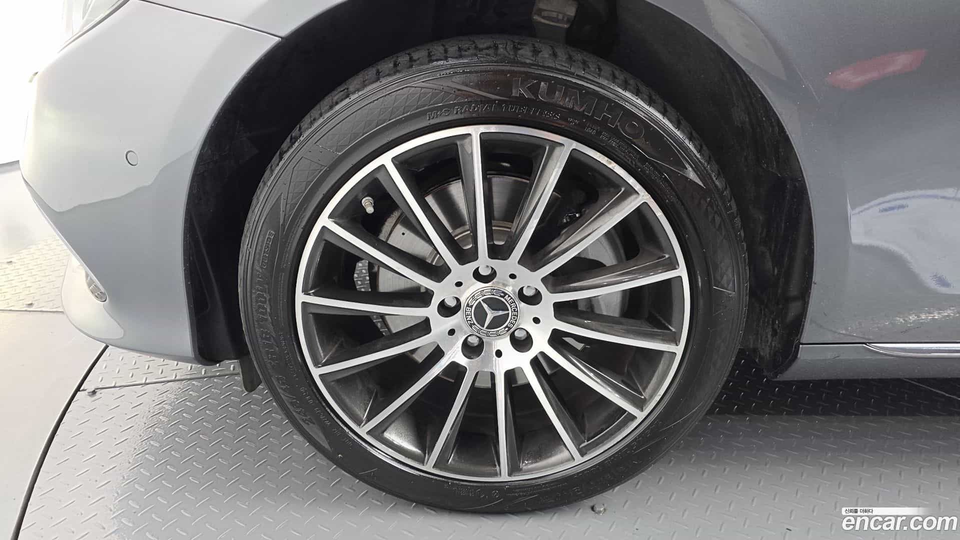 E-Class Mercedes-Benz 2019.7-OUTER-005