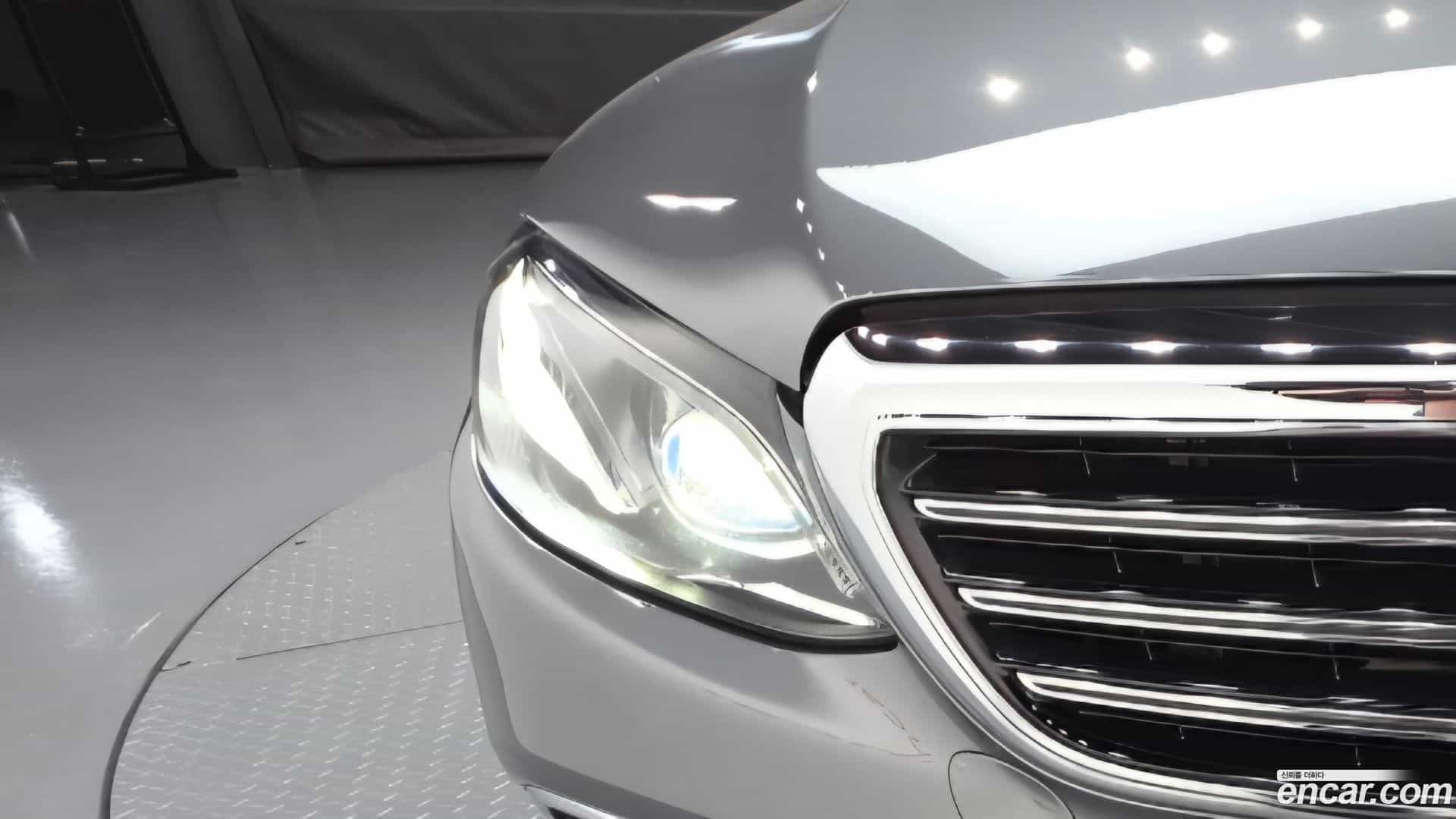 E-Class Mercedes-Benz 2019.7-OUTER-032