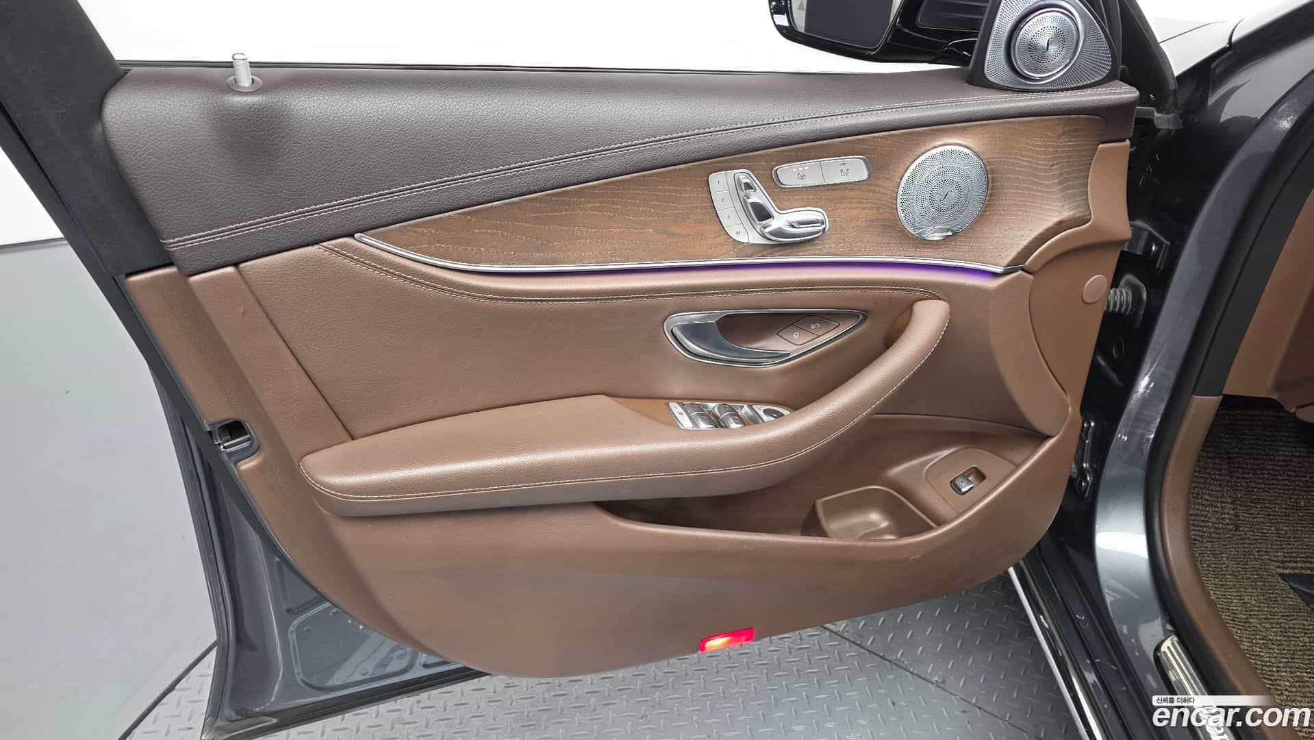 E-Class Mercedes-Benz 2019.7-INNER-034