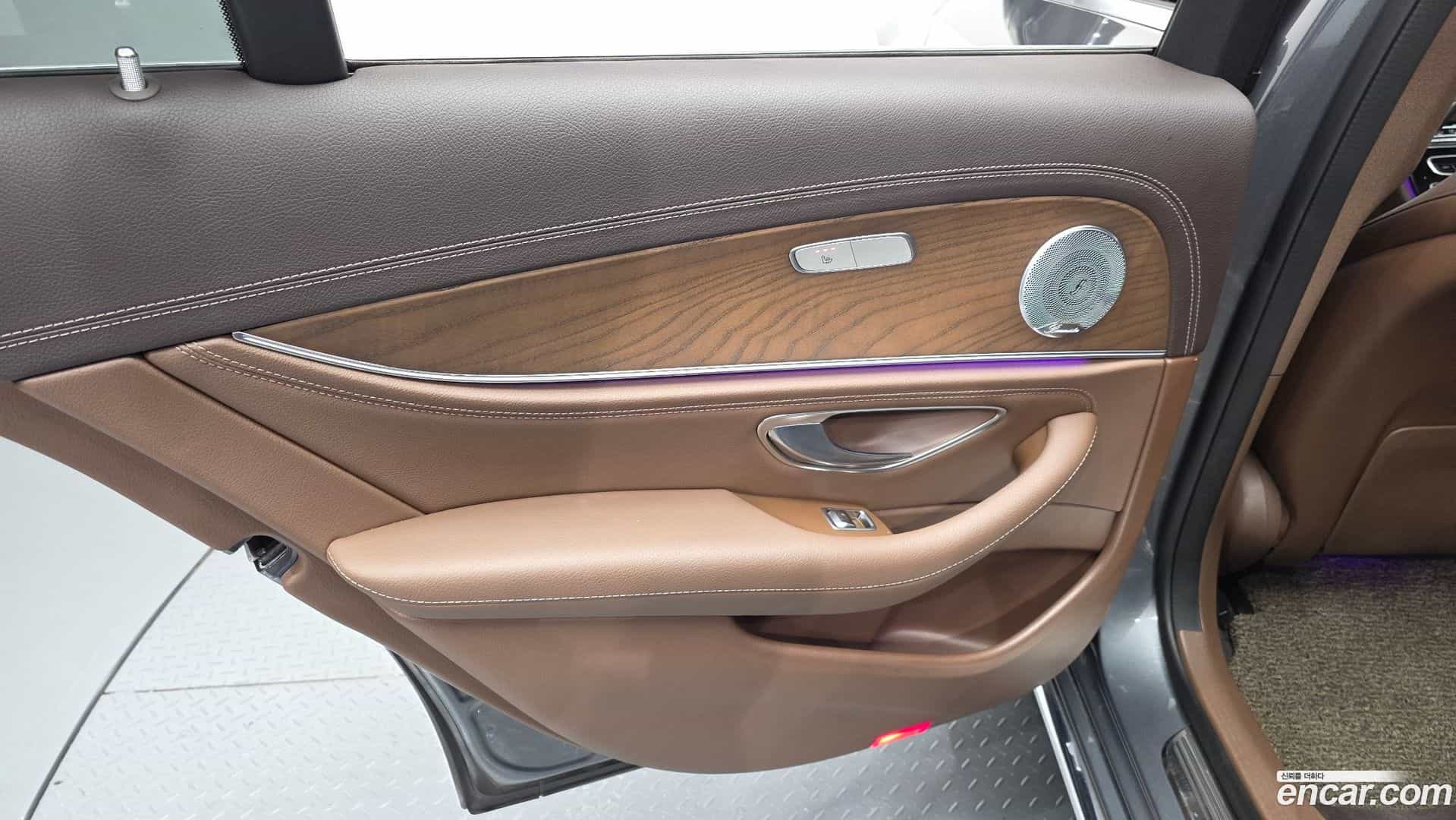 E-Class Mercedes-Benz 2019.7-INNER-035