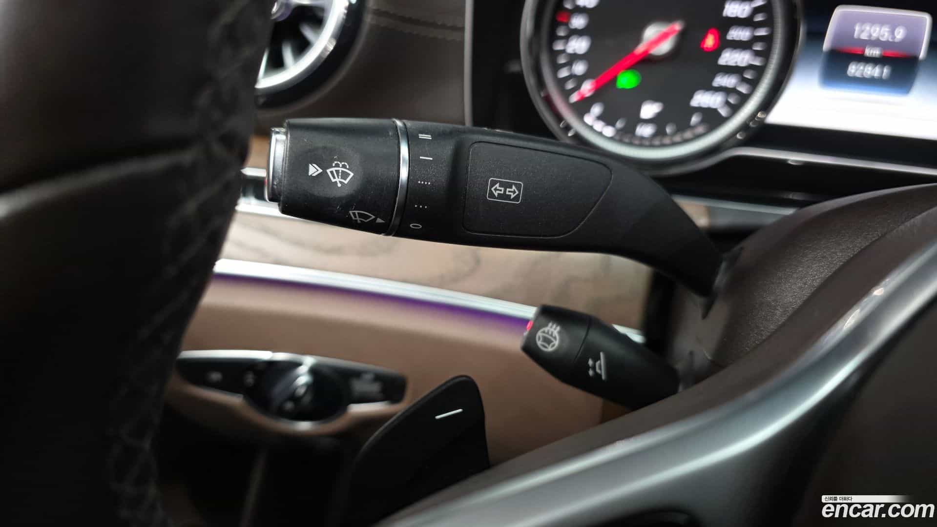 E-Class Mercedes-Benz 2019.7-OPTION-043