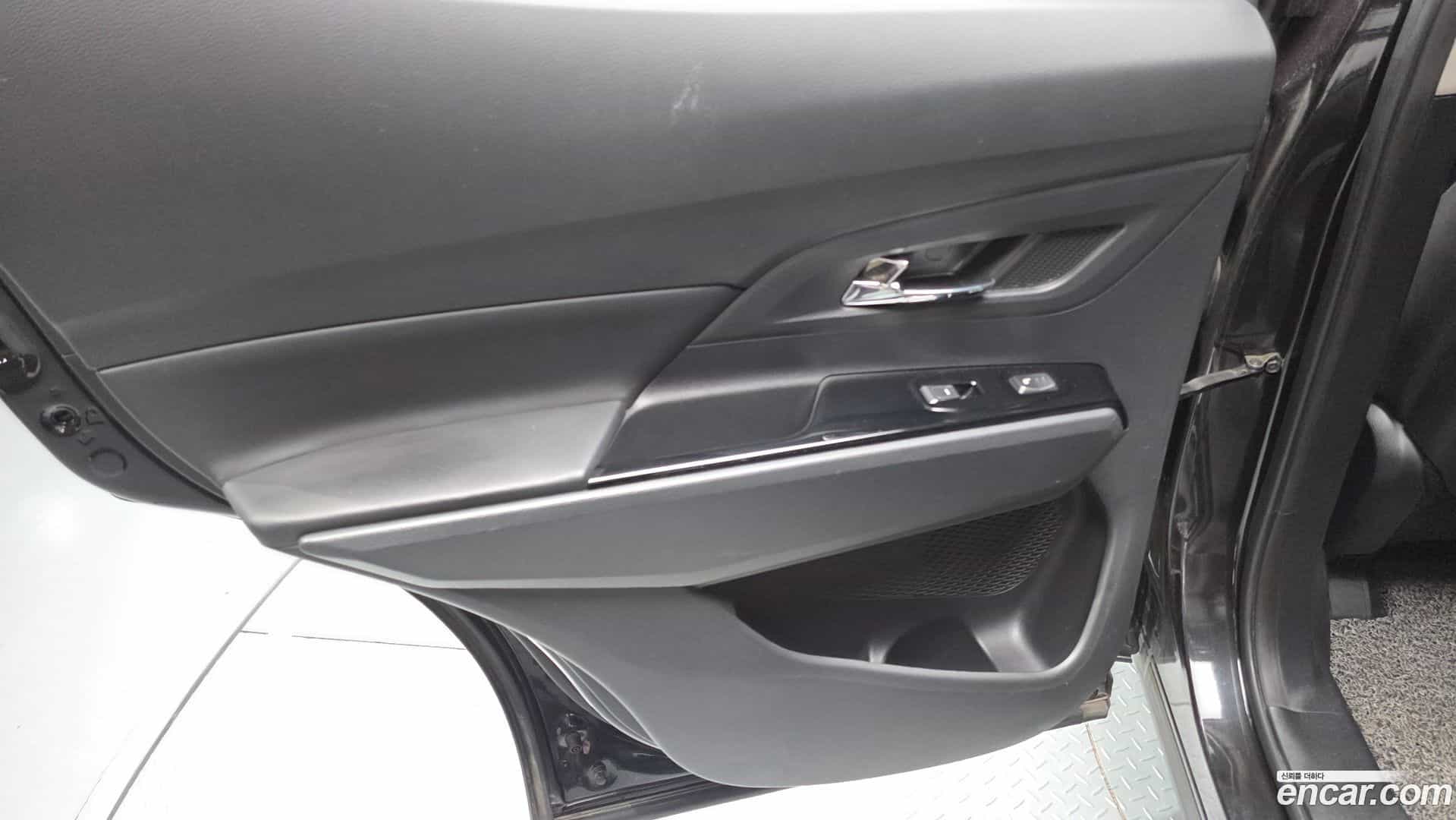 KORANDO KG Mobility 2019.3-INNER-035
