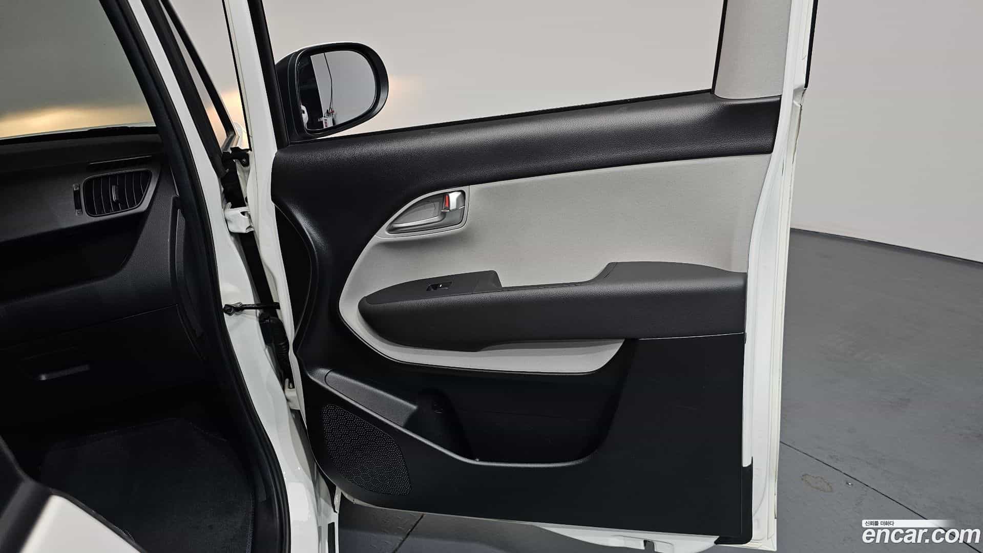 RAY Kia 2023.1-INNER-034