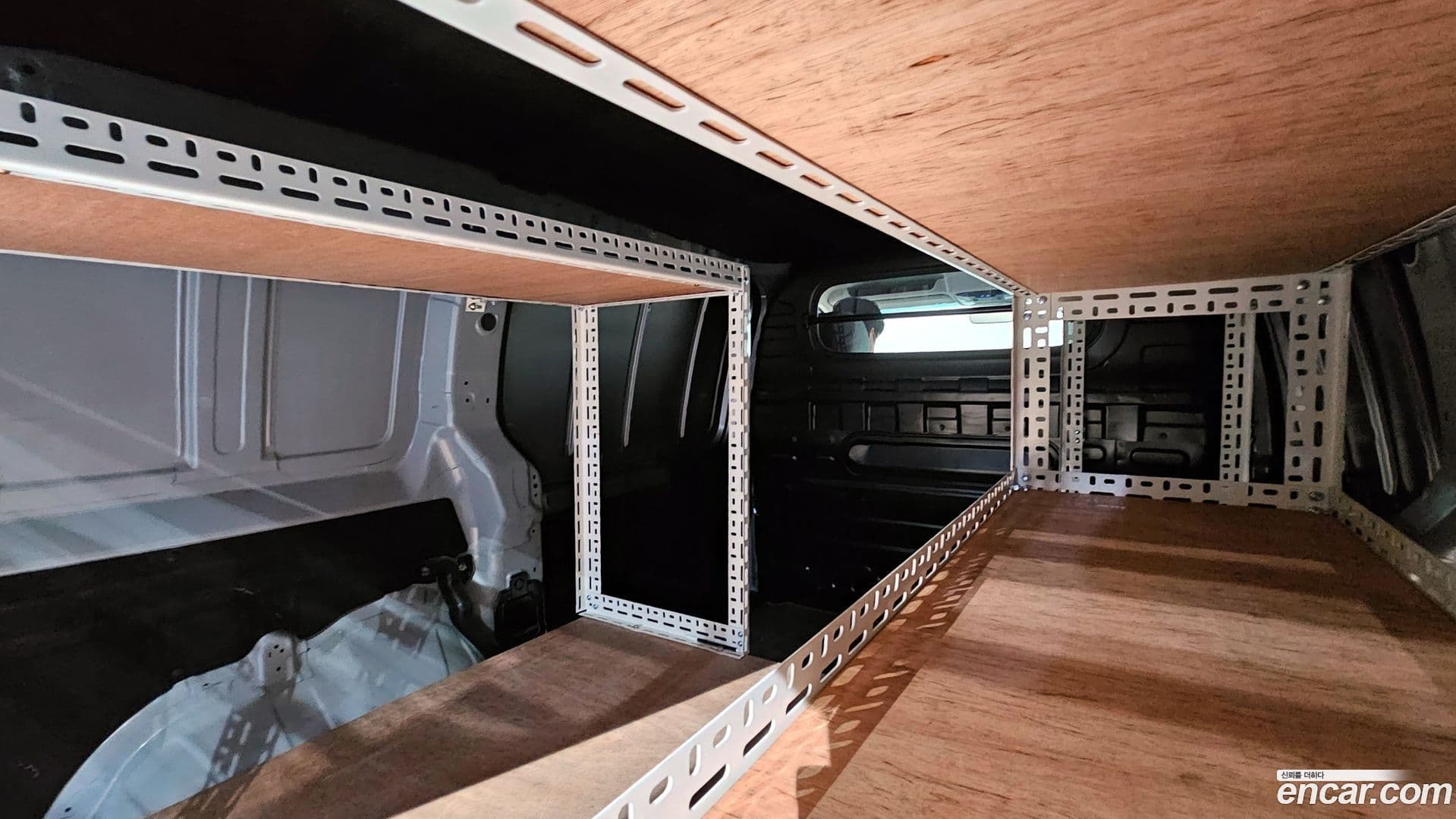 Main__Slider__Photo:Staria Hyundai 2023.7-27