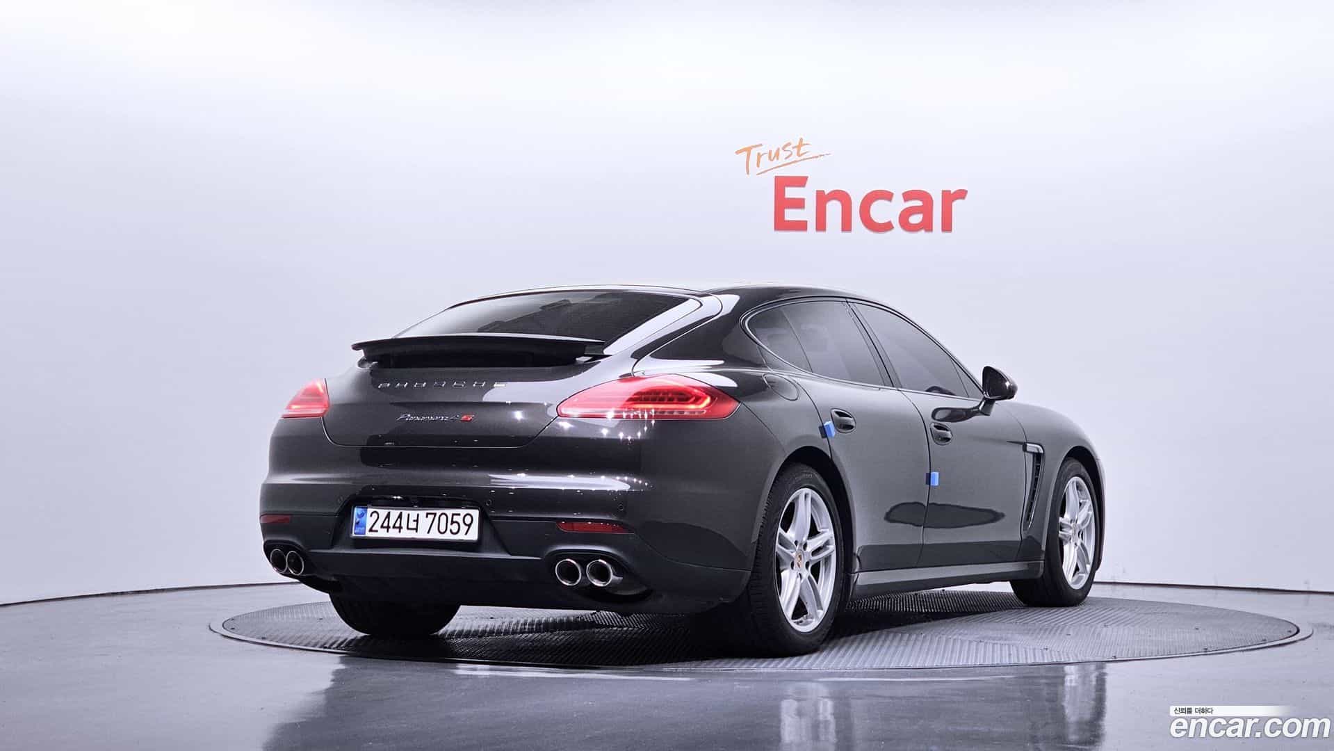 Panamera Porsche 2014.0-OUTER-002