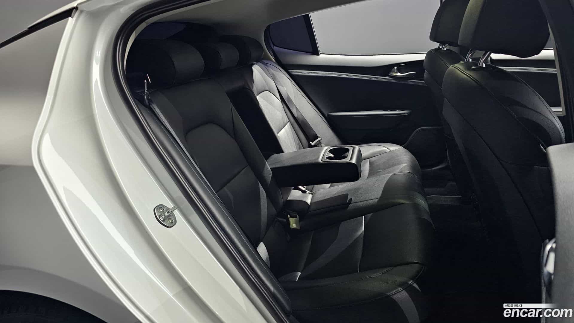 Stinger Kia 2018.2-OPTION-016