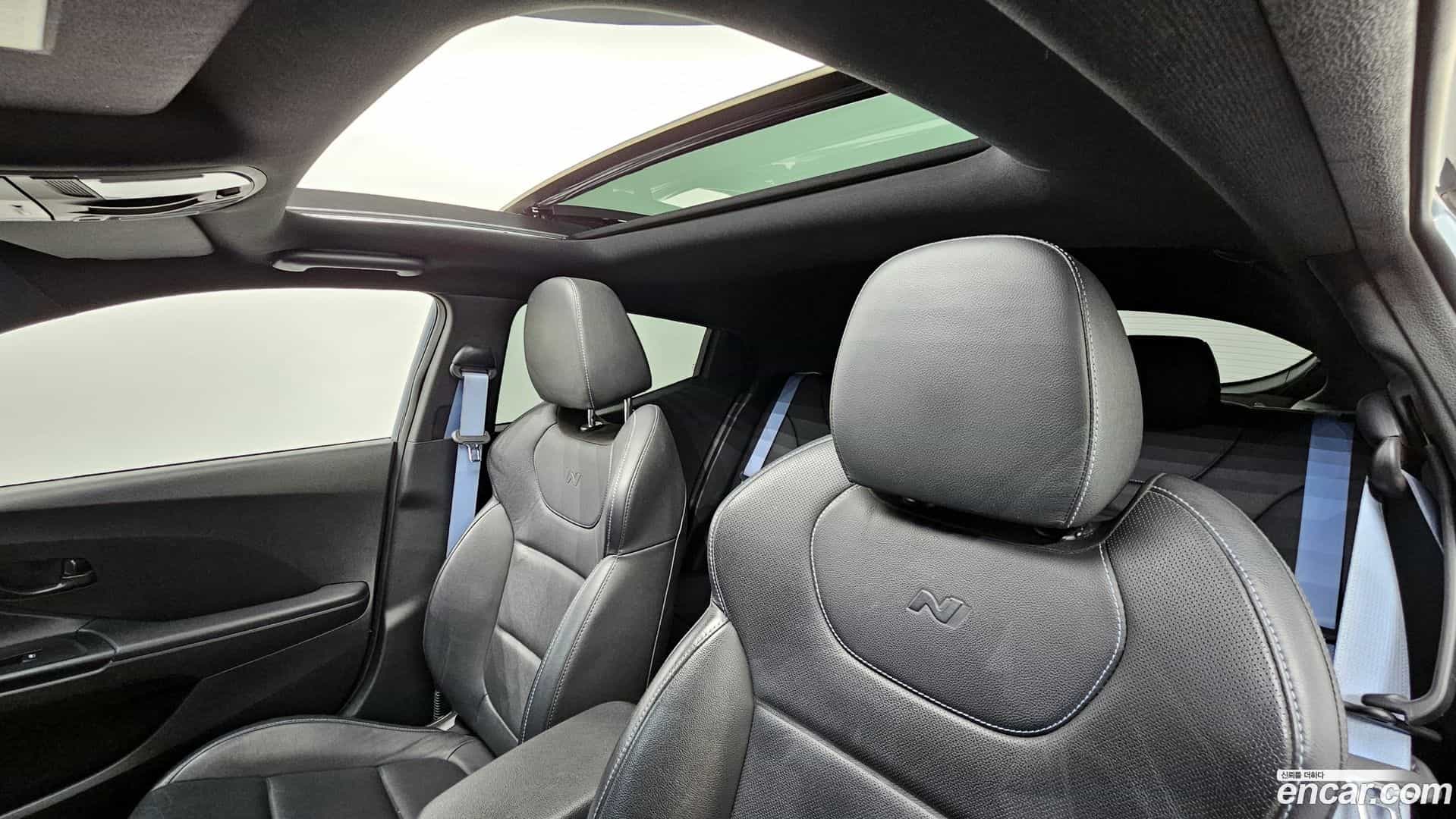 Veloster Hyundai 2019.8-OPTION-022