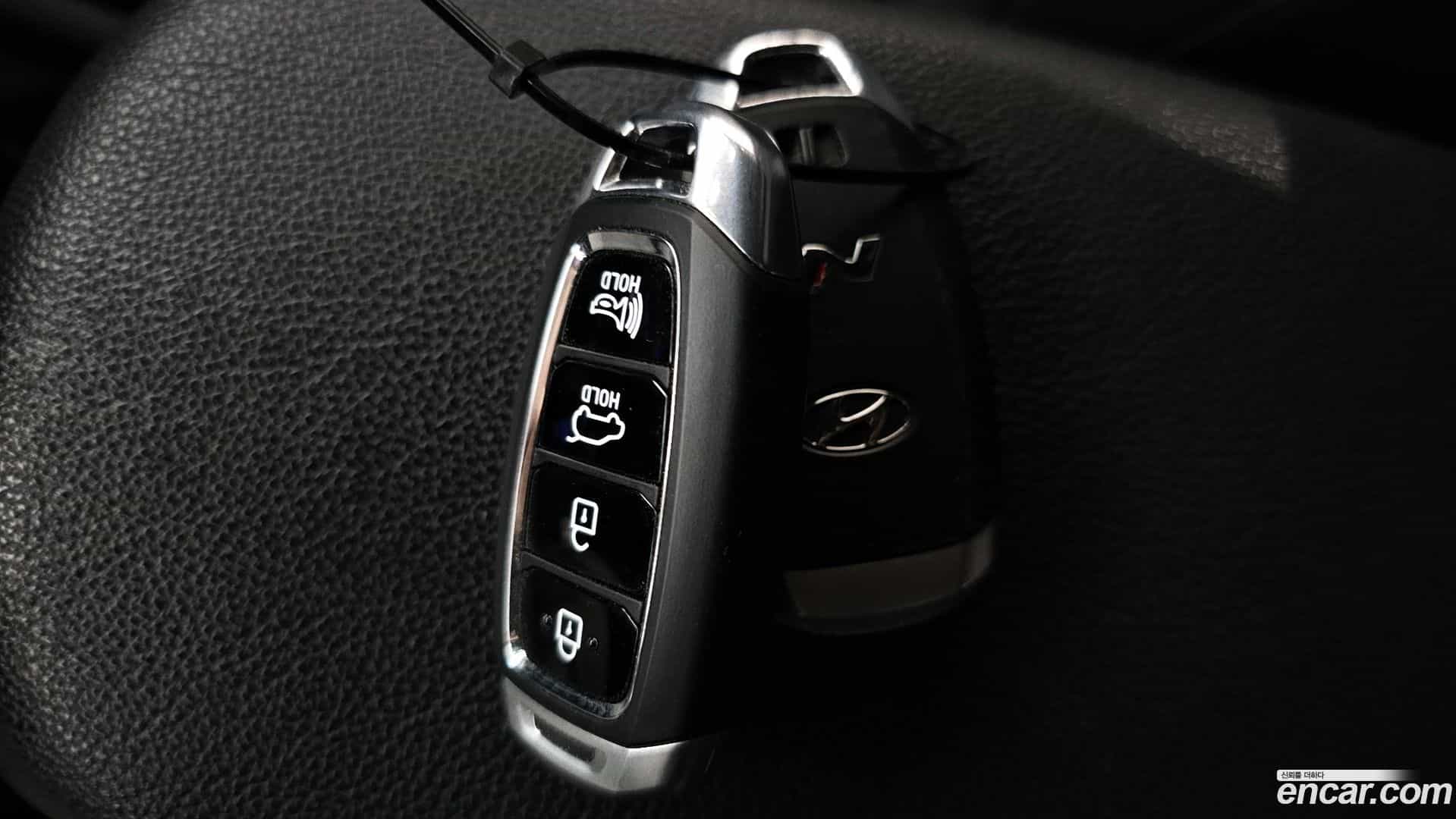 Veloster Hyundai 2019.8-OPTION-041