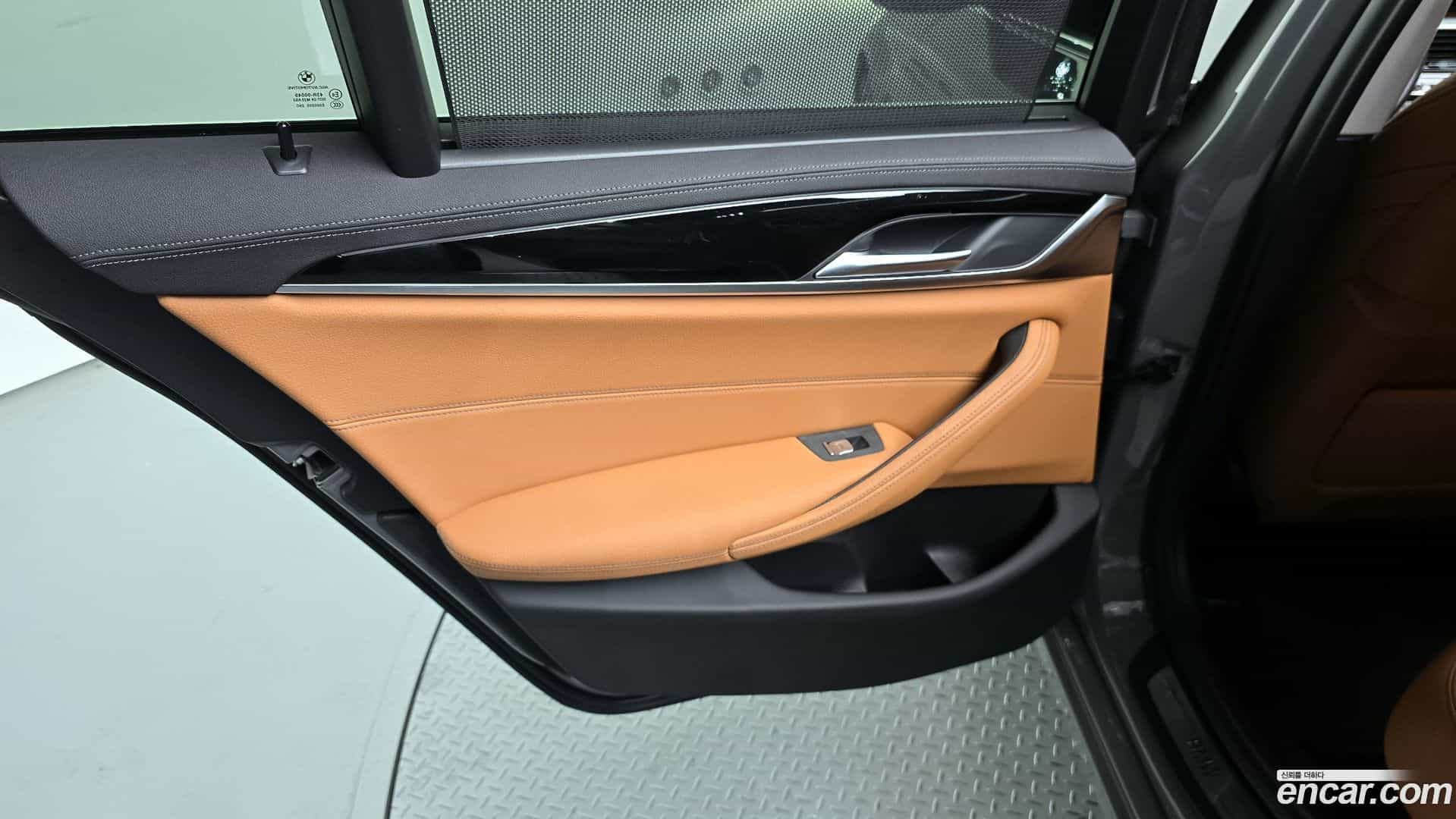5-Series BMW 2022.3-INNER-035