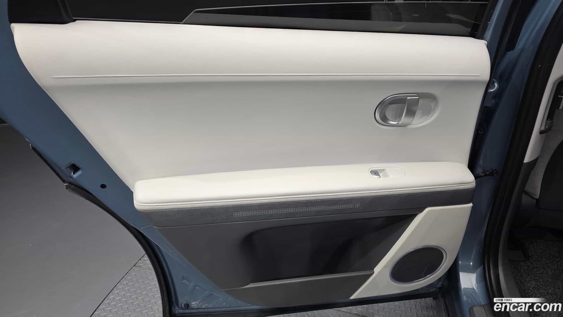 Ioniq5 Hyundai 2022.2-INNER-035