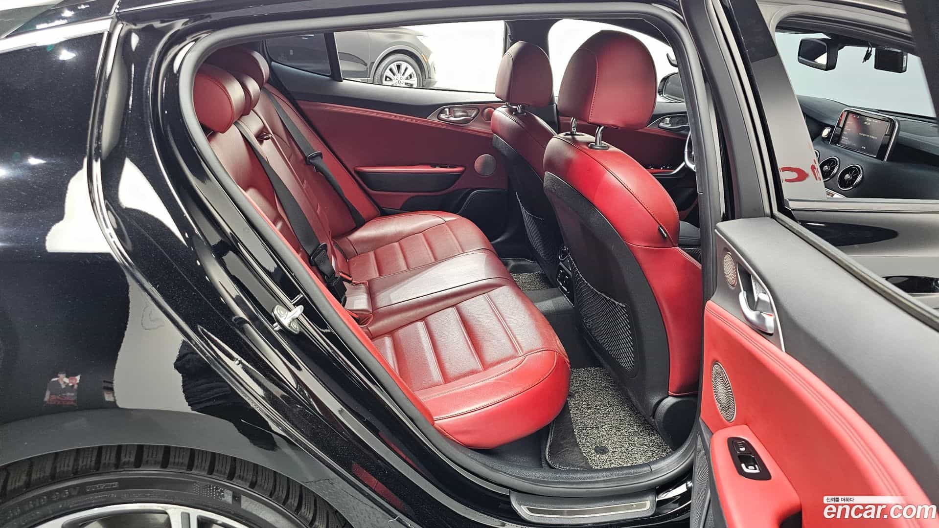 Stinger Kia 2018.6-OPTION-015