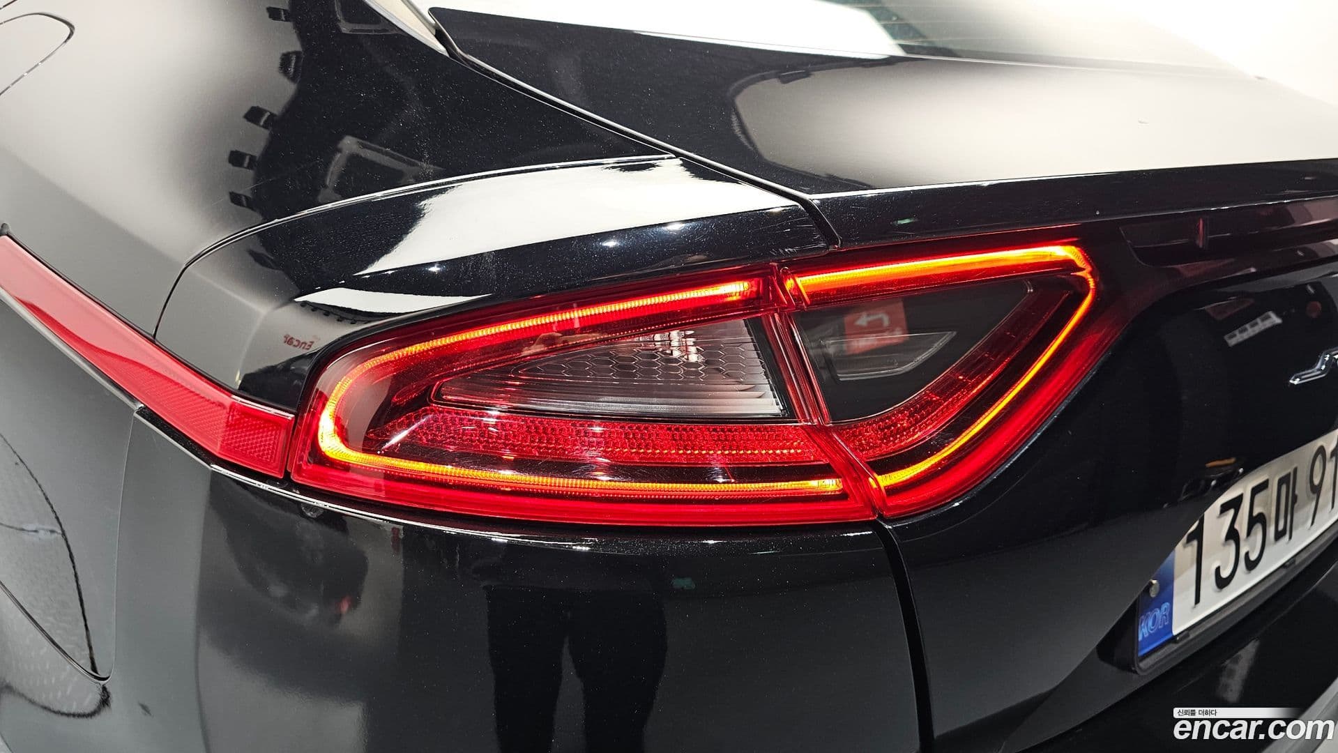 Main__Slider__Photo:Stinger Kia 2018.6-22