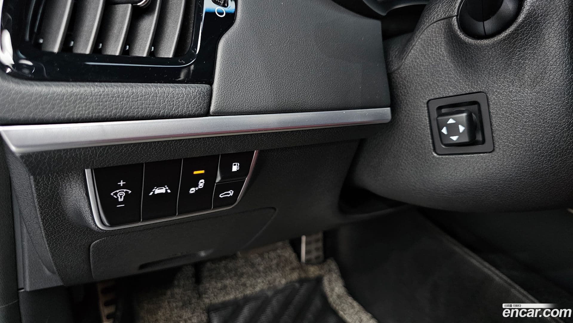 Main__Slider__Photo:Stinger Kia 2018.6-29